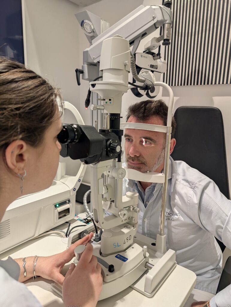 Accompagnement personnalisé Lentilles de contact JRC Opticiens 78 Montigny le bretonneux Saint Quentin en Yvelines